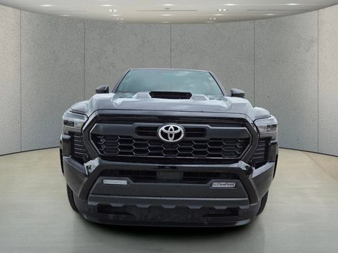 Used 2024 Toyota Tacoma TRD Sport w/ TRD Sport Upgrade Package RWD image 12