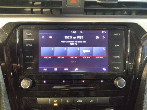 Used 2020 Volkswagen Passat 2.0T S image 25