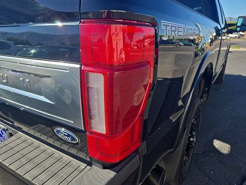 Used 2022 Ford F350 Platinum w/ Tremor Off-Road Package AWD/4WD image 35