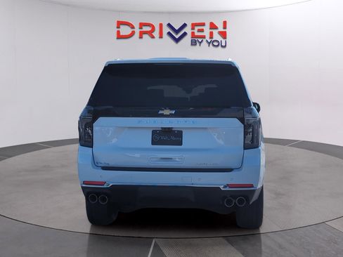 New 2026 Chevrolet Suburban Premier image 4