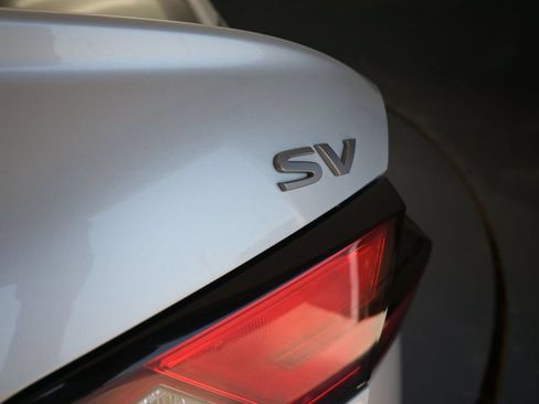 Used 2024 Nissan Altima 2.5 SV FWD image 19