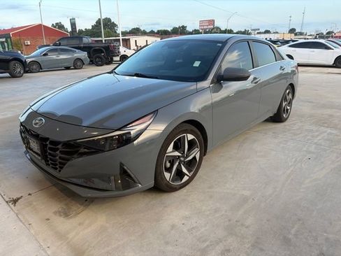 Used 2023 Hyundai Elantra Limited FWD image 2
