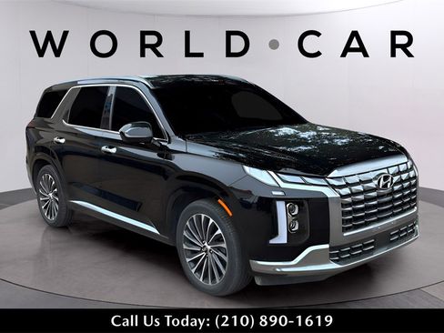 Used 2023 Hyundai Palisade Calligraphy image 2