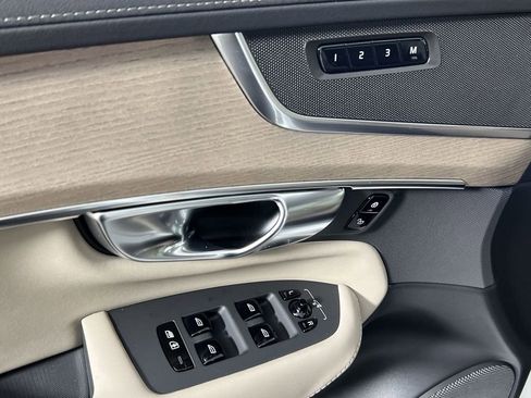 Certified 2026 Volvo XC90 B5 Core AWD/4WD image 17