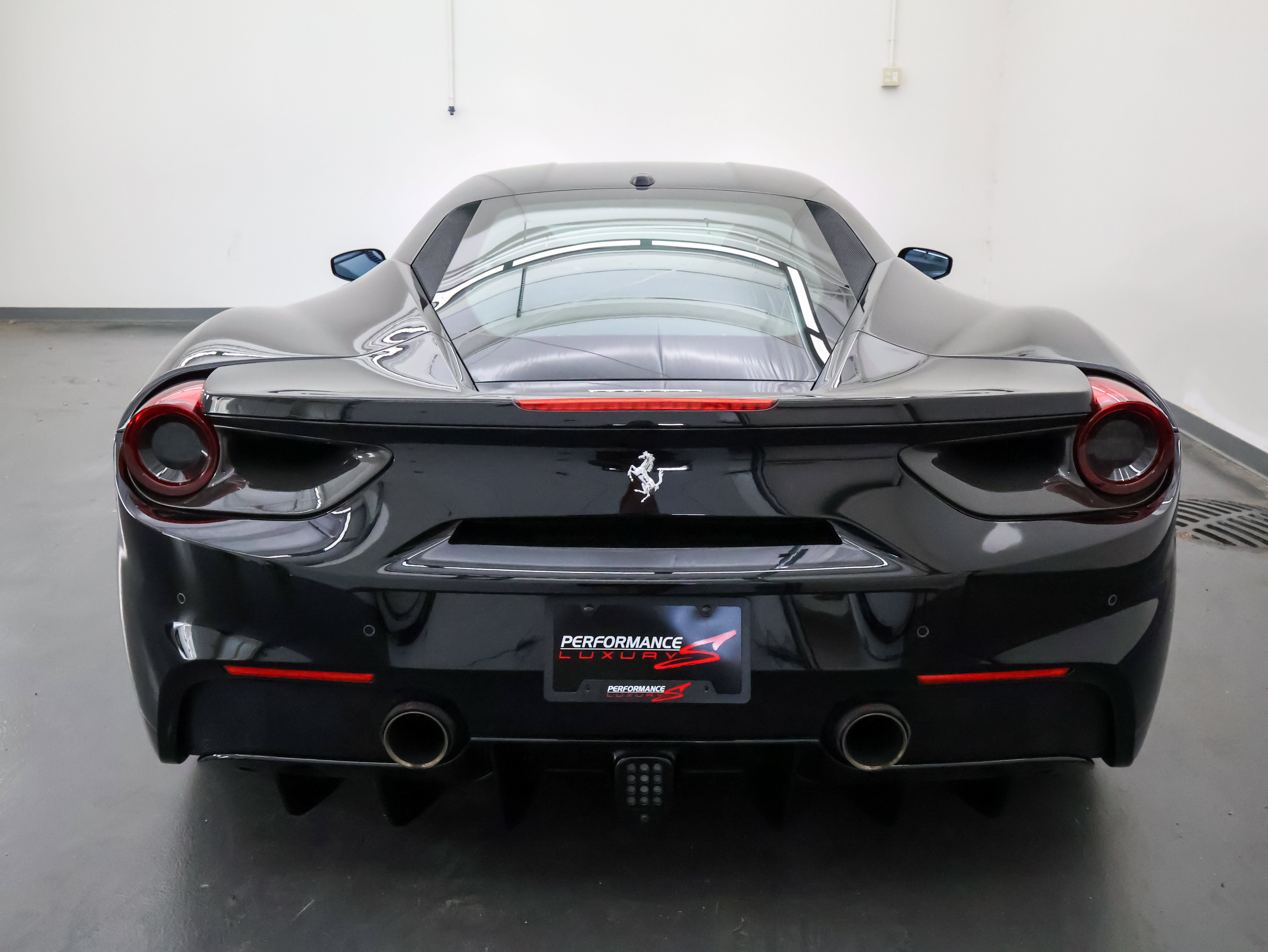 Used 2016 Ferrari 488 GTB RWD image 4