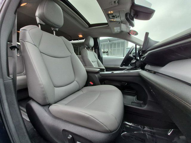 Used 2025 Toyota Sienna XLE AWD/4WD image 21