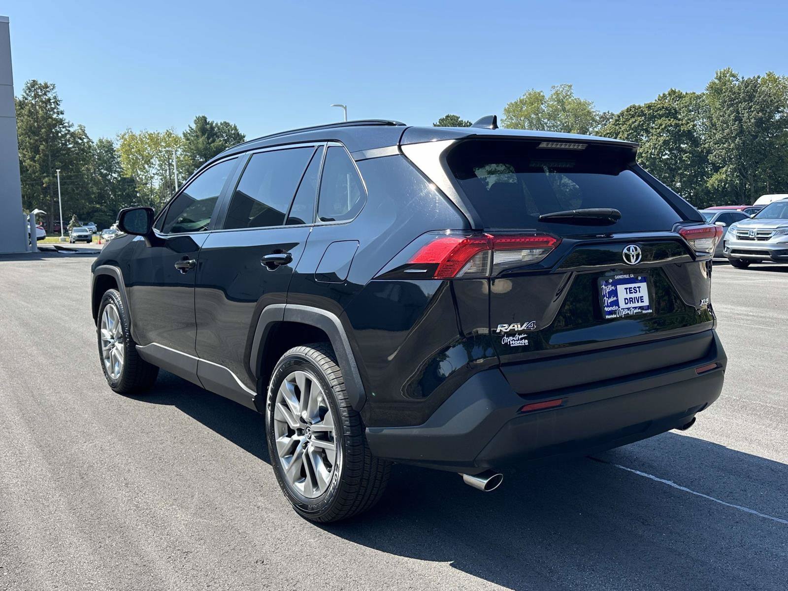 Used 2023 Toyota RAV4 XLE Premium FWD image 25