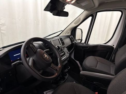 Used 2025 RAM ProMaster 2500 w/ U-Haul Equipment Group FWD image 10