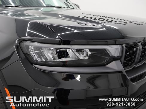 New 2026 Jeep Grand Cherokee Altitude AWD/4WD image 20