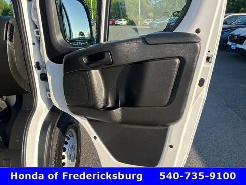 Used 2025 RAM ProMaster 2500 w/ Convenience Group FWD image 13