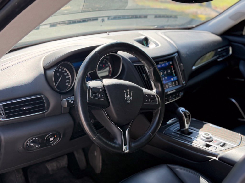 Used 2017 Maserati Levante w/ Luxury Package AWD/4WD image 11