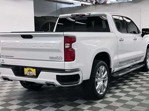 Used 2024 Chevrolet Silverado 1500 High Country w/ High Country Premium Package AWD/4WD image 13