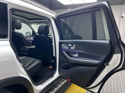 Used 2020 Mercedes-Benz GLS 450 4MATIC image 22