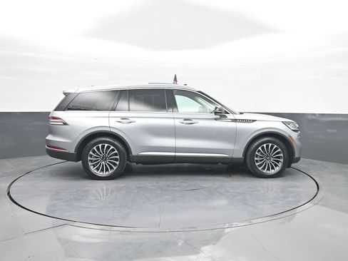 Used 2023 Lincoln Aviator AWD w/ Premium Package image 9