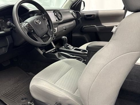 Used 2020 Toyota Tacoma SR AWD/4WD image 10