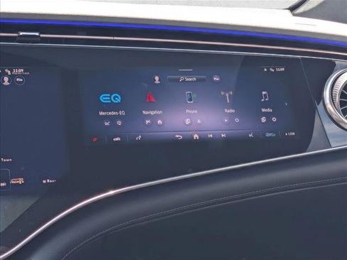 Certified 2023 Mercedes-Benz EQS 580 4MATIC Sedan image 21