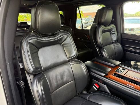 Used 2019 Lincoln Navigator L Reserve AWD/4WD image 21