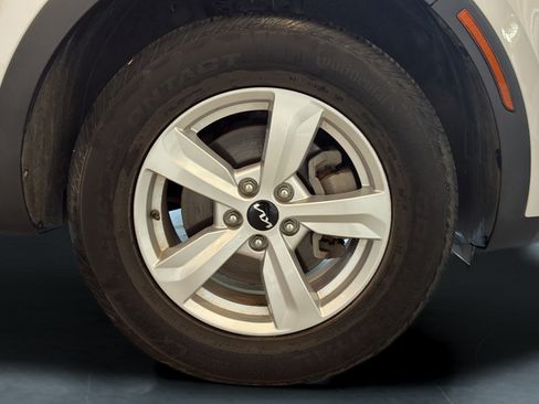 Used 2022 Kia Sorento LX AWD/4WD image 43