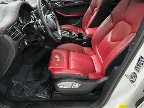 Used 2024 Porsche Macan image 23