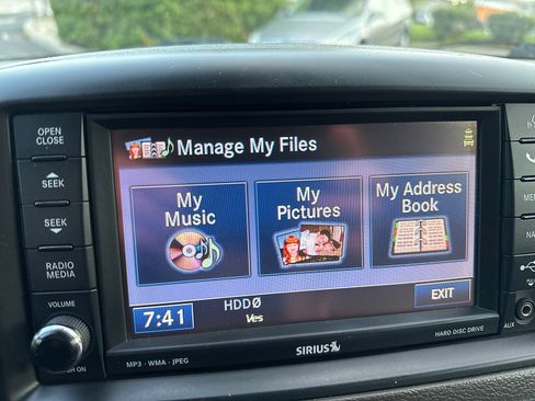 Used 2013 Chrysler Town & Country Touring-L w/ Entertainment Group #2 FWD image 48
