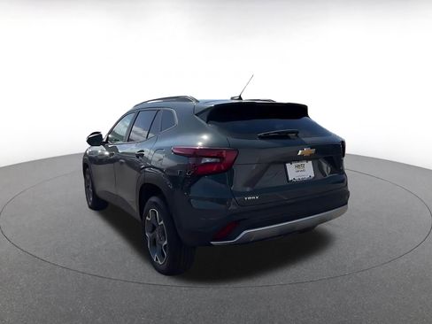 Used 2025 Chevrolet Trax LT image 11