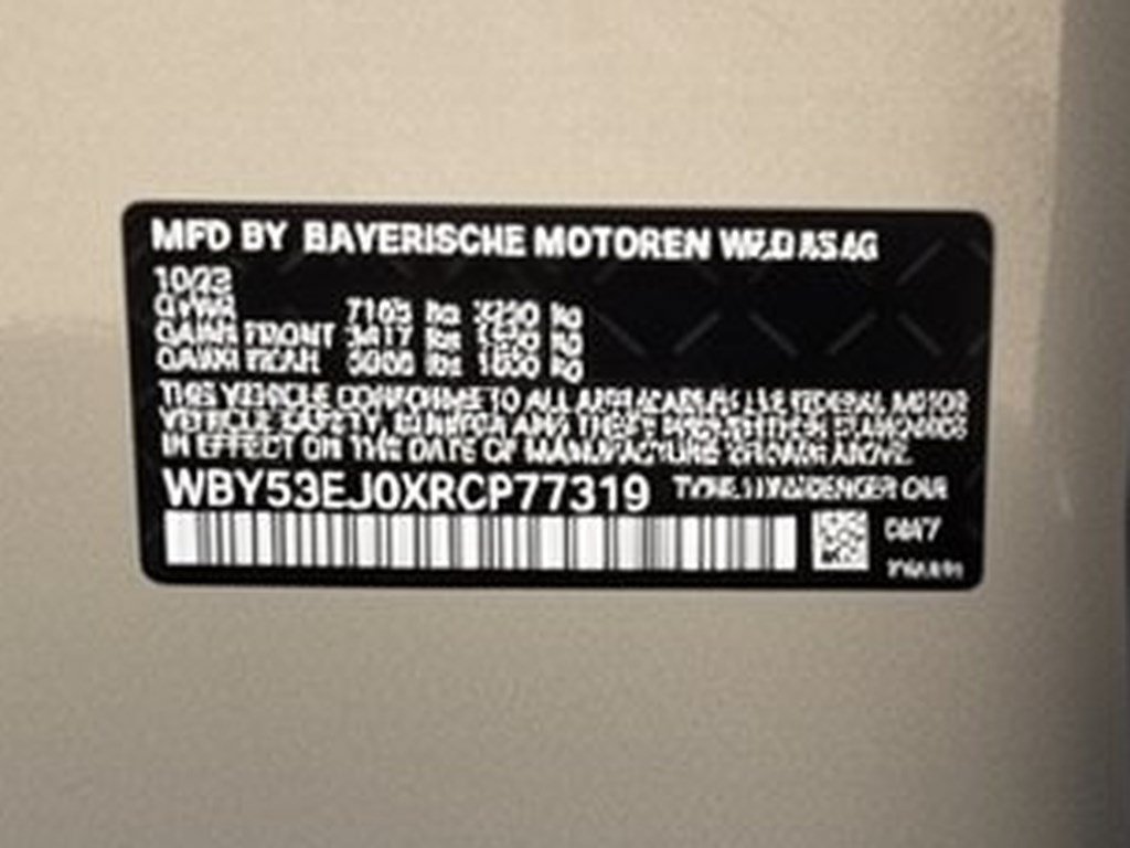 Certified 2024 BMW i7 xDrive60 w/ Executive Package AWD/4WD image 31