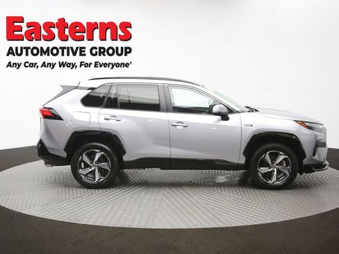 Used 2022 Toyota RAV4 SE image 46