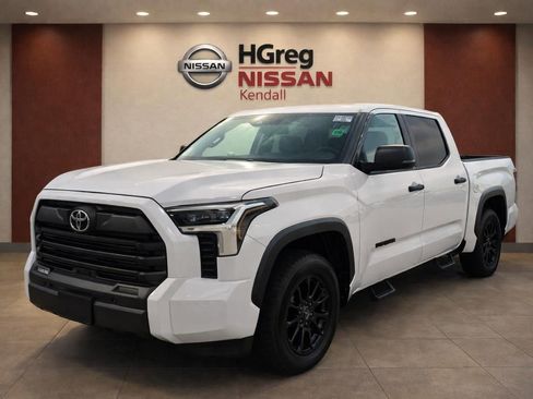 Used 2023 Toyota Tundra SR5 w/ SR5 Convenience Package RWD image 3