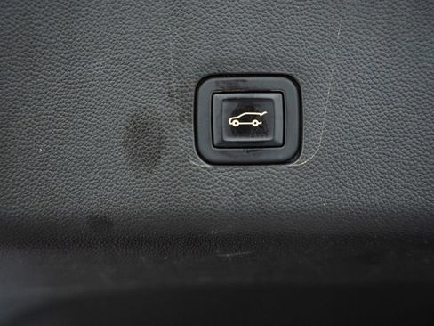 Used 2021 Chevrolet Traverse Premier w/ LPO, 'HIT The Road' Package AWD/4WD image 13