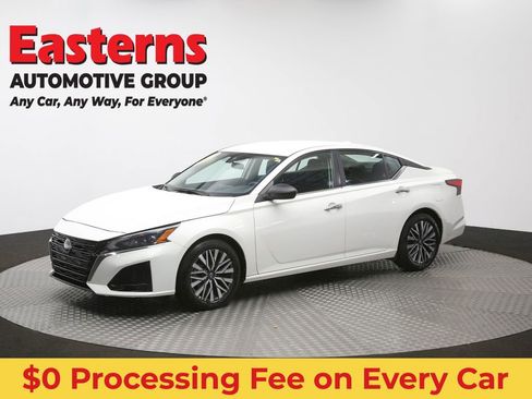 Used 2025 Nissan Altima 2.5 SV FWD image 56