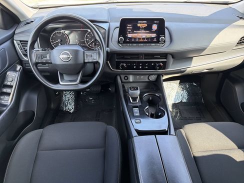 Used 2026 Nissan Rogue S FWD image 2