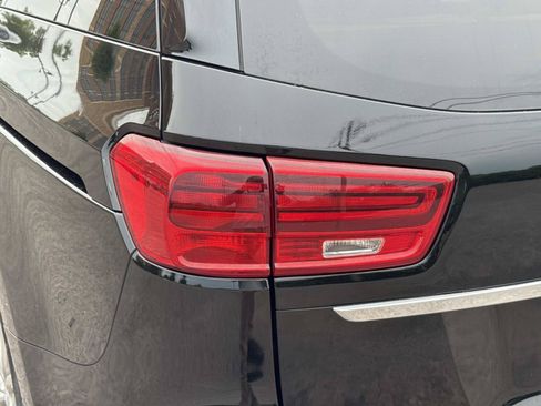 Used 2019 Kia Sedona EX FWD image 34