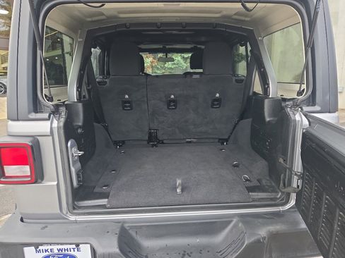 Used 2021 Jeep Wrangler Sport image 14