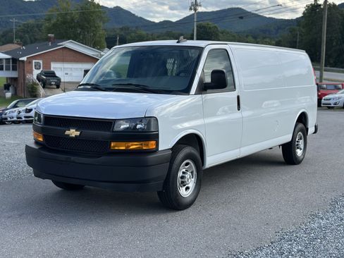 Used 2024 Chevrolet Express 2500 Extended w/ Driver Convenience Package RWD image 7