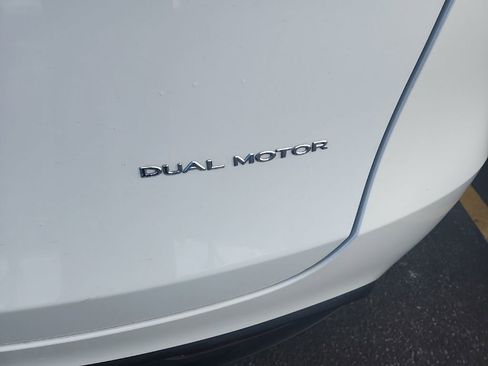 Used 2023 Tesla Model Y Long Range AWD/4WD image 4