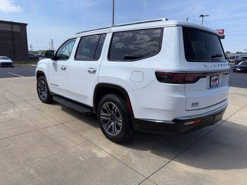 Used 2024 Jeep Wagoneer Series II w/ Flexible Seating Group image 7