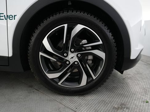 Used 2023 Chevrolet Bolt LT w/ Infotainment Package FWD image 20