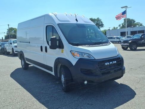 Used 2025 RAM ProMaster 2500 w/ Convenience Group FWD image 3