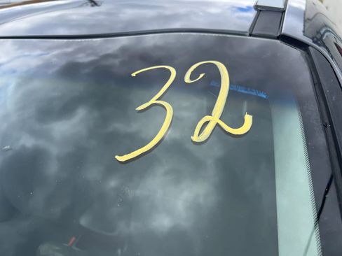 Used 2016 Kia Sorento LX image 32