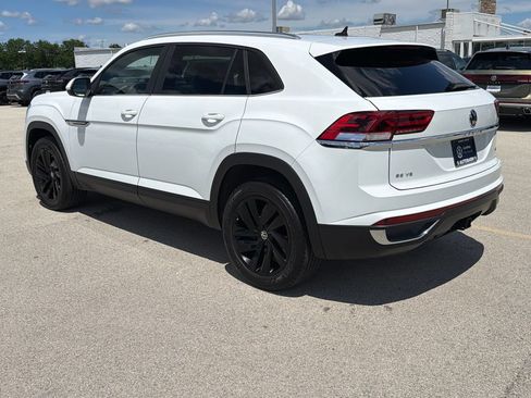 Certified 2023 Volkswagen Atlas Cross Sport SE w/ Panoramic Sunroof Package AWD/4WD image 4