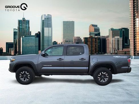 Used 2023 Toyota Tacoma TRD Off-Road w/ Advanced Technology Package AWD/4WD image 2