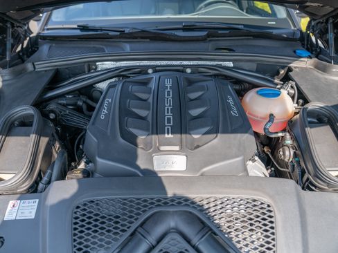 Used 2016 Porsche Macan Turbo AWD/4WD image 28