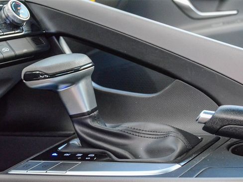 Certified 2024 Hyundai Elantra SEL image 21