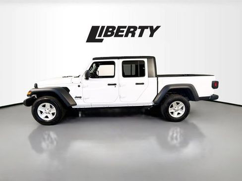 Used 2023 Jeep Gladiator Sport image 4