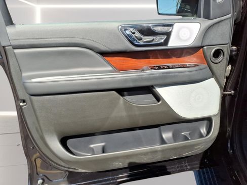 Used 2024 Lincoln Navigator L Reserve AWD/4WD image 9