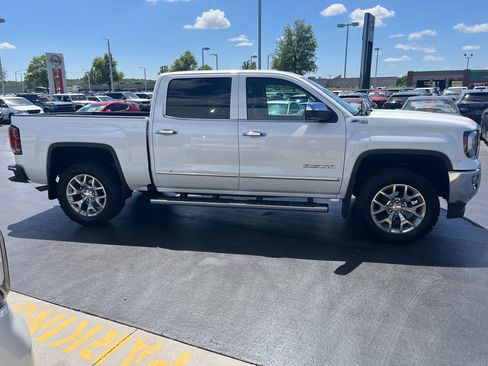 Used 2018 GMC Sierra 1500 SLT w/ SLT Premium Package AWD/4WD image 6