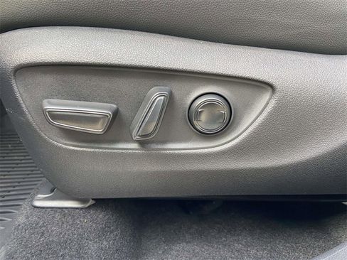 Used 2025 Toyota Grand Highlander Platinum image 18