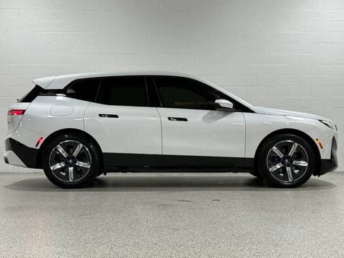 Used 2023 BMW iX xDrive50 w/ Premium Package AWD/4WD image 5