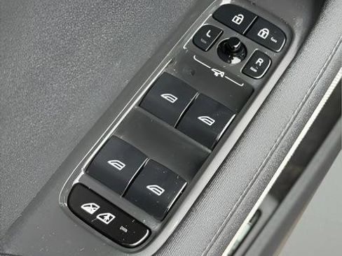 Used 2021 Polestar Polestar 2 image 32