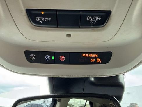 Used 2022 Buick Envision Essence w/ Sport Touring Package FWD image 19